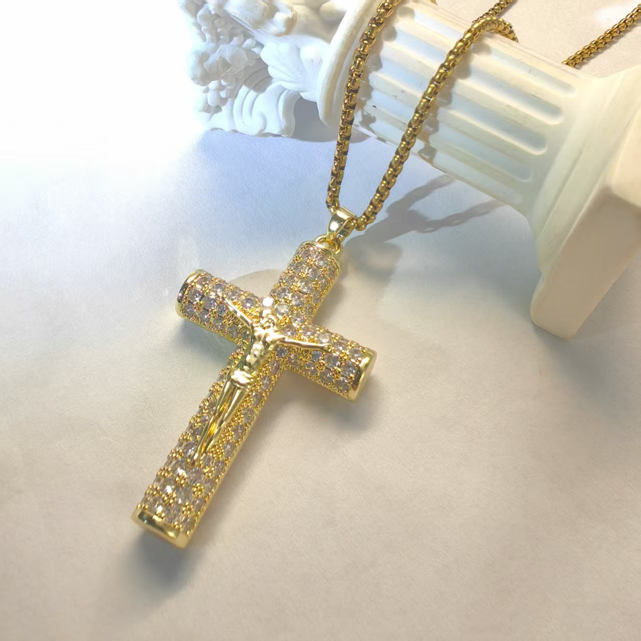 HolyLegend 14K Real Gold-Plated Cuban Link Chain with Jesus Christ Crucifix – A Statement of Faith & Style