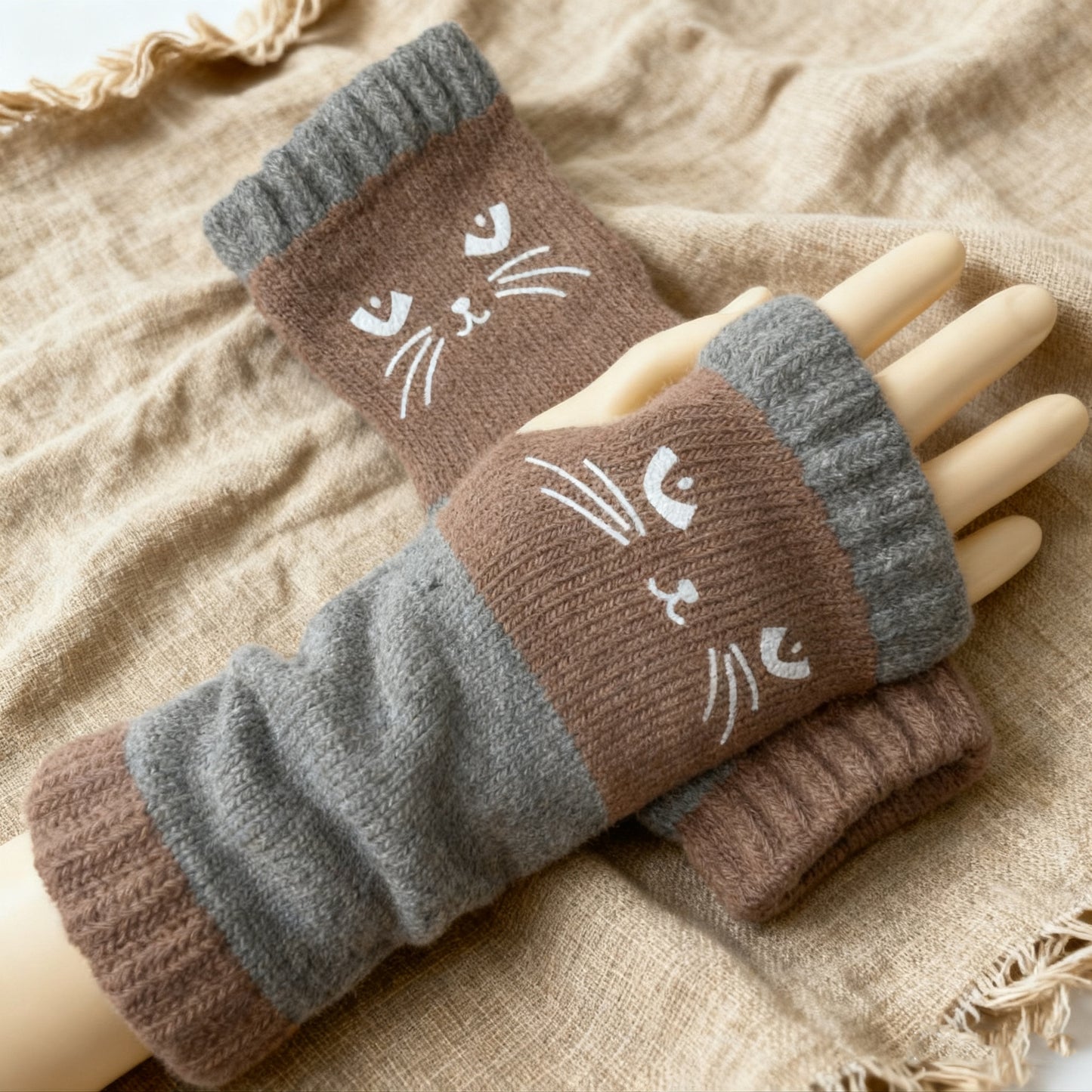🔥Black Friday Sale Is On Fire！❄️Women’s Knitted Fingerless Gloves with Cute Cat – Cozy, Stylish & Practical Winter Hand Warmers 🐾